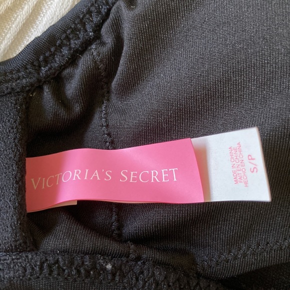 Victoria’s Secret black bikini - Picture 5 of 9